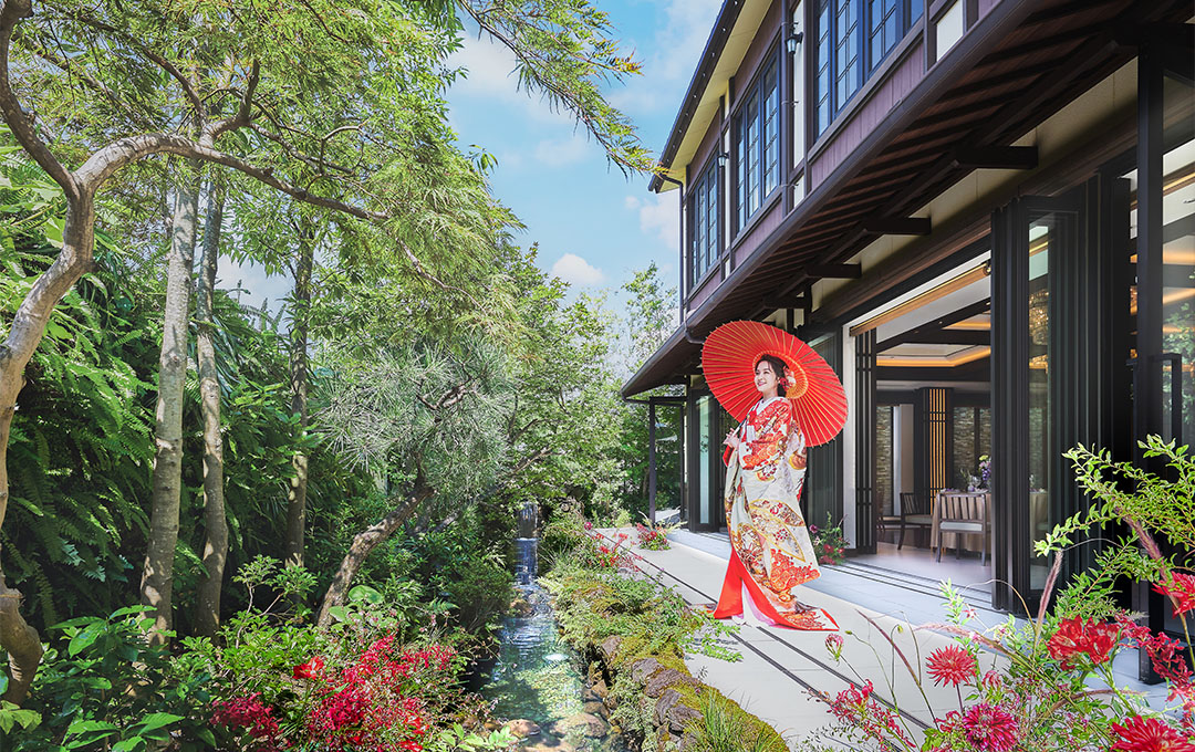 四季折々の美しさを見せる披露宴会場 専用の日本庭園